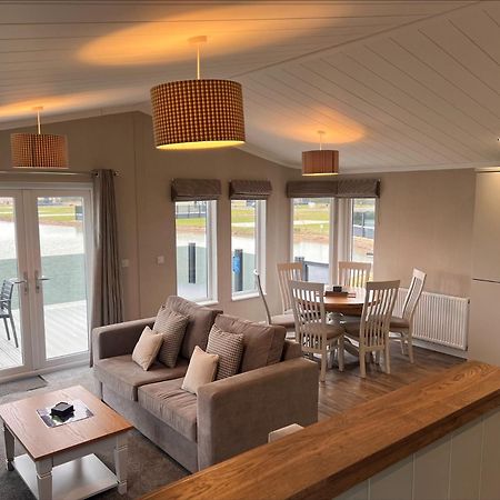 Brackenborough Lakes Resort 劳斯 外观 照片