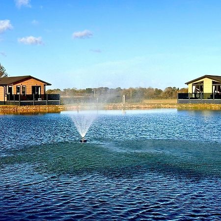 Brackenborough Lakes Resort 劳斯 外观 照片