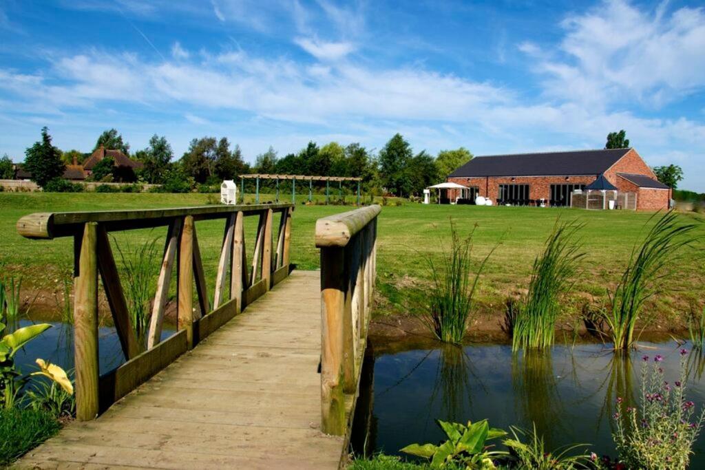 Brackenborough Lakes Resort 劳斯 外观 照片