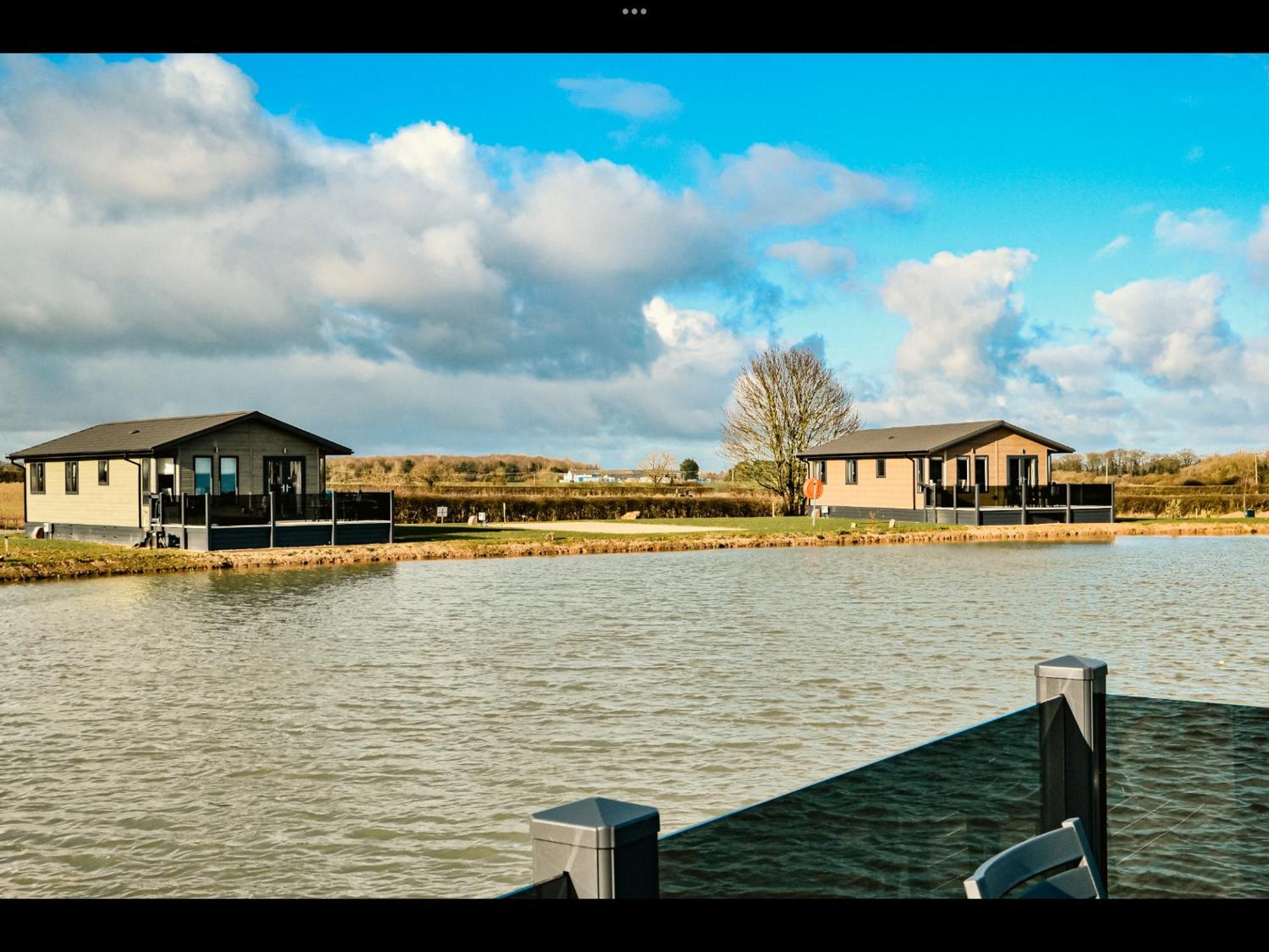 Brackenborough Lakes Resort 劳斯 外观 照片