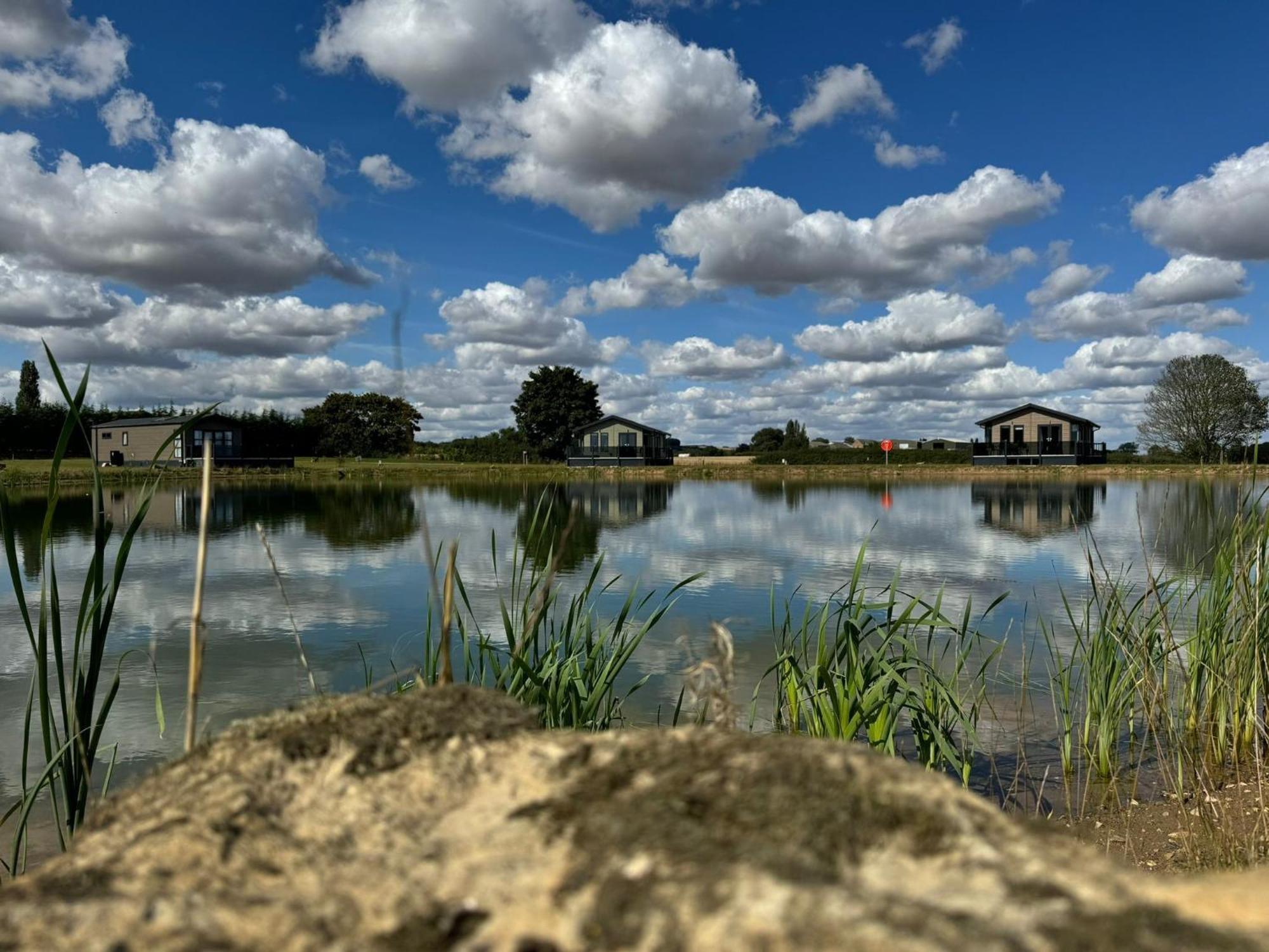 Brackenborough Lakes Resort 劳斯 外观 照片