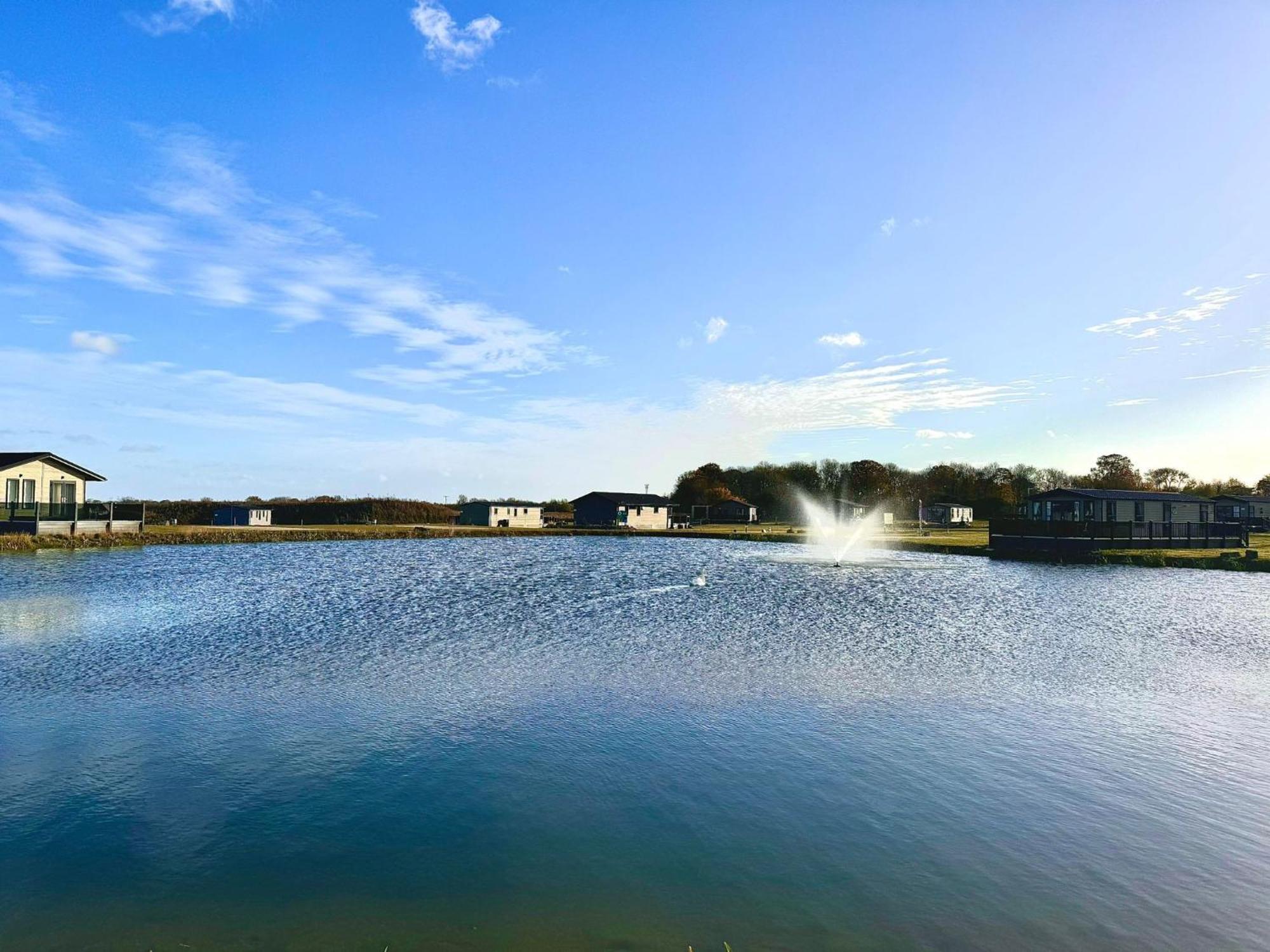 Brackenborough Lakes Resort 劳斯 外观 照片